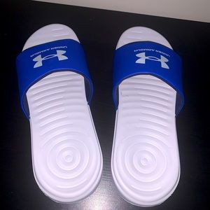 Under Armour Flops size 10”